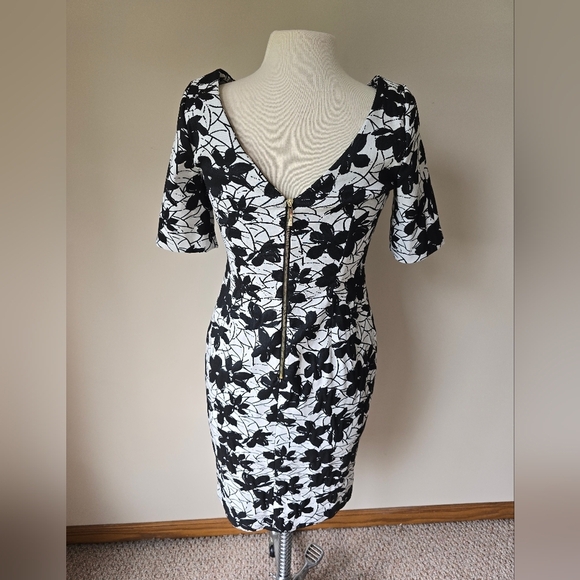 Calvin Klein White And Black Floral Stretchy Sheath Dress Womens Size 8. - Picture 2 of 7